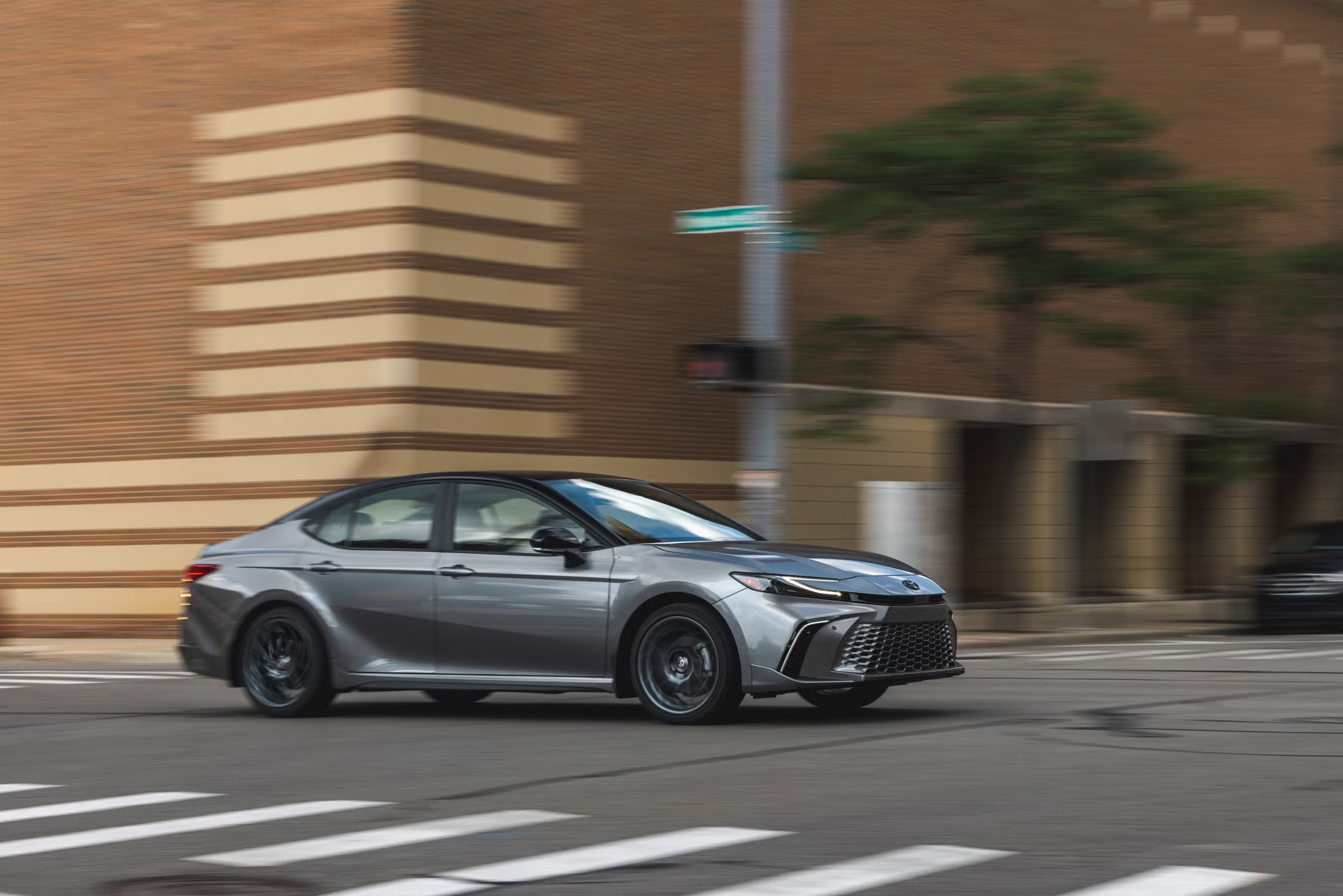 تويوتا كاميري 2025